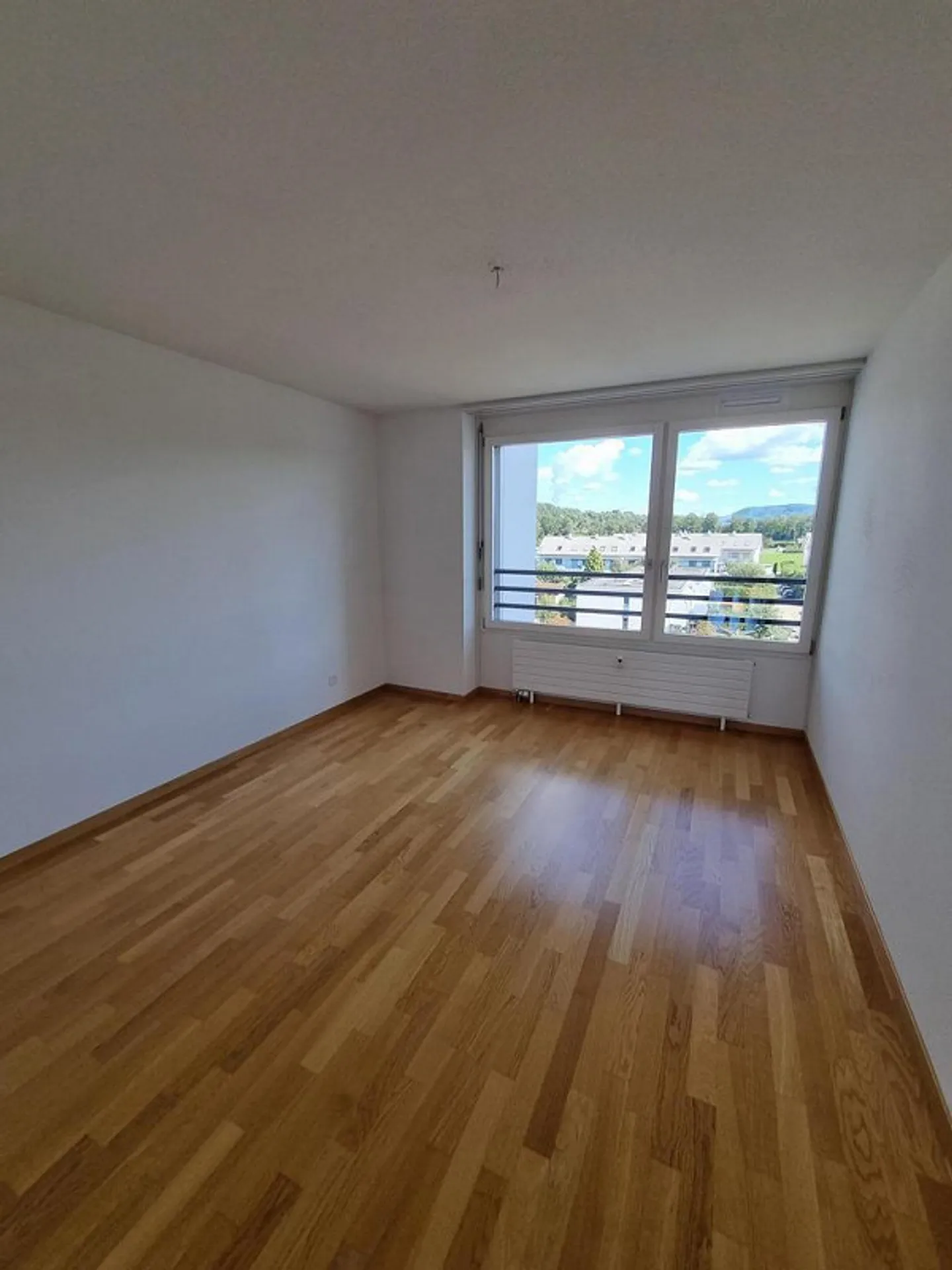 Appartamento 4.5 locali con bella vista in affitto - Foto 7 di 10