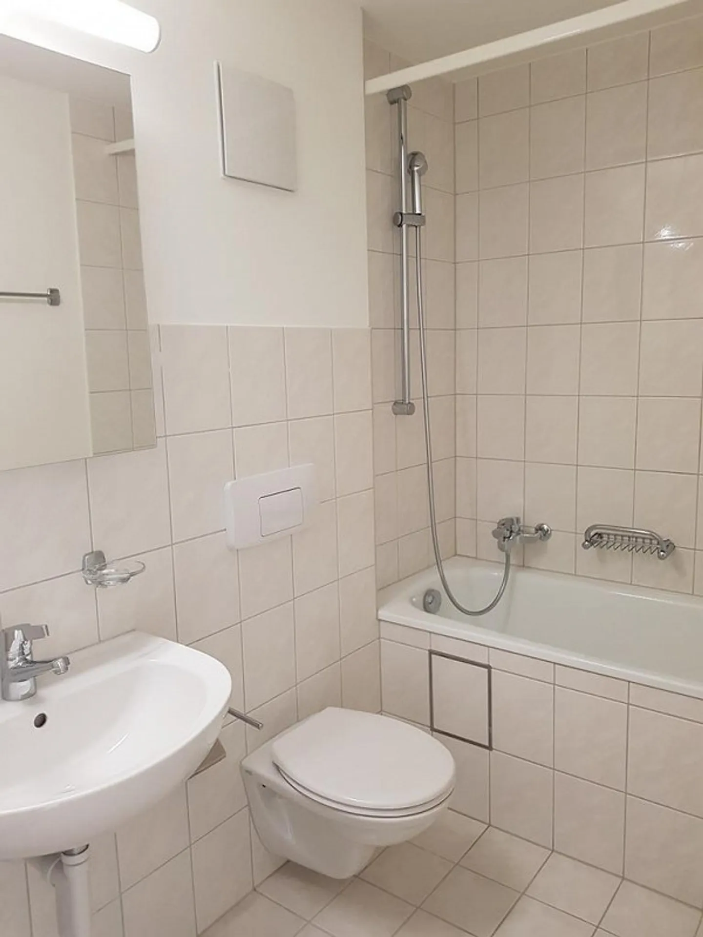 Appartamento 4.5 locali con bella vista in affitto - Foto 8 di 10
