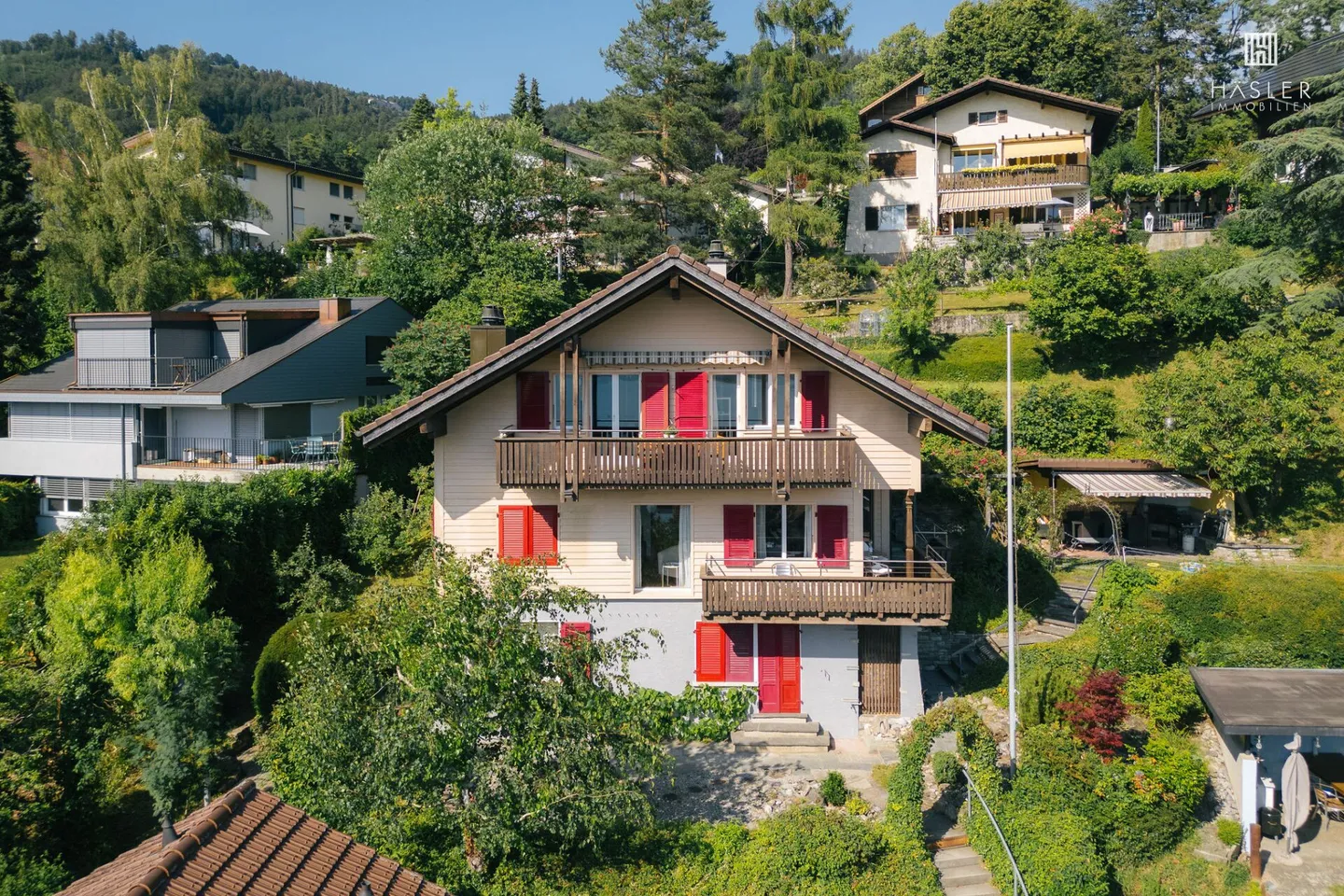 2-family house with fantastic views of Lake Thun and the mountains - Photo 2 of 10