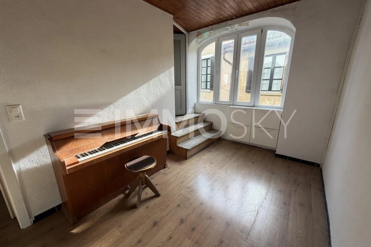 Historical Single-Family House in the Heart of Besazio - Photo 2 of 5