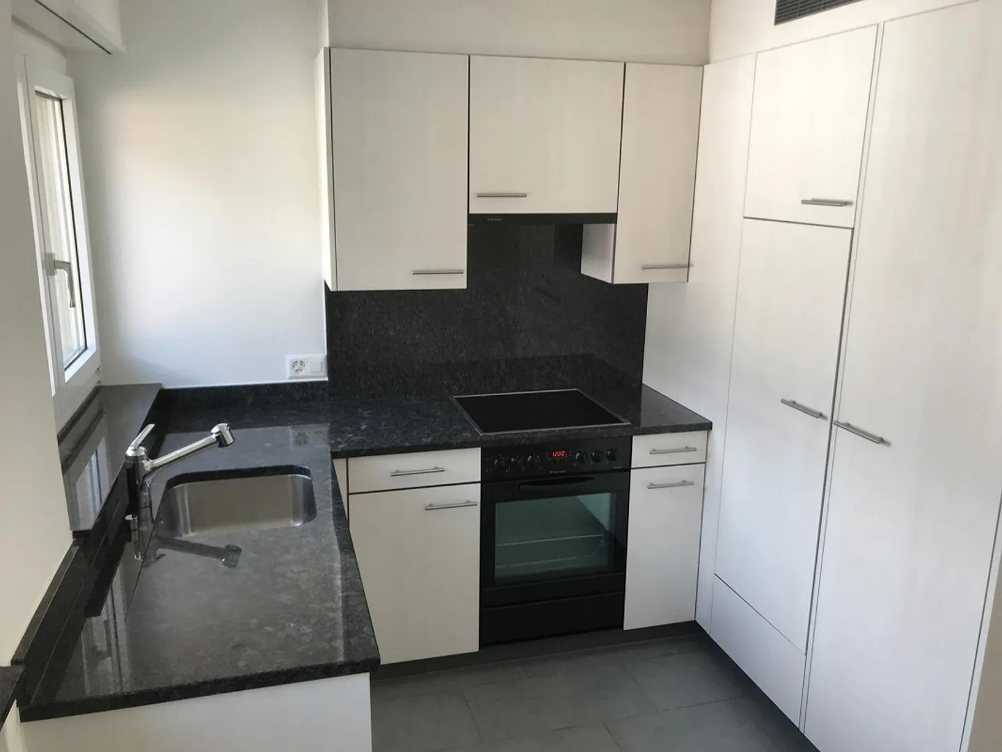 Beautiful and simple rental apartment in a quiet neighborhood - Photo 1 of 7