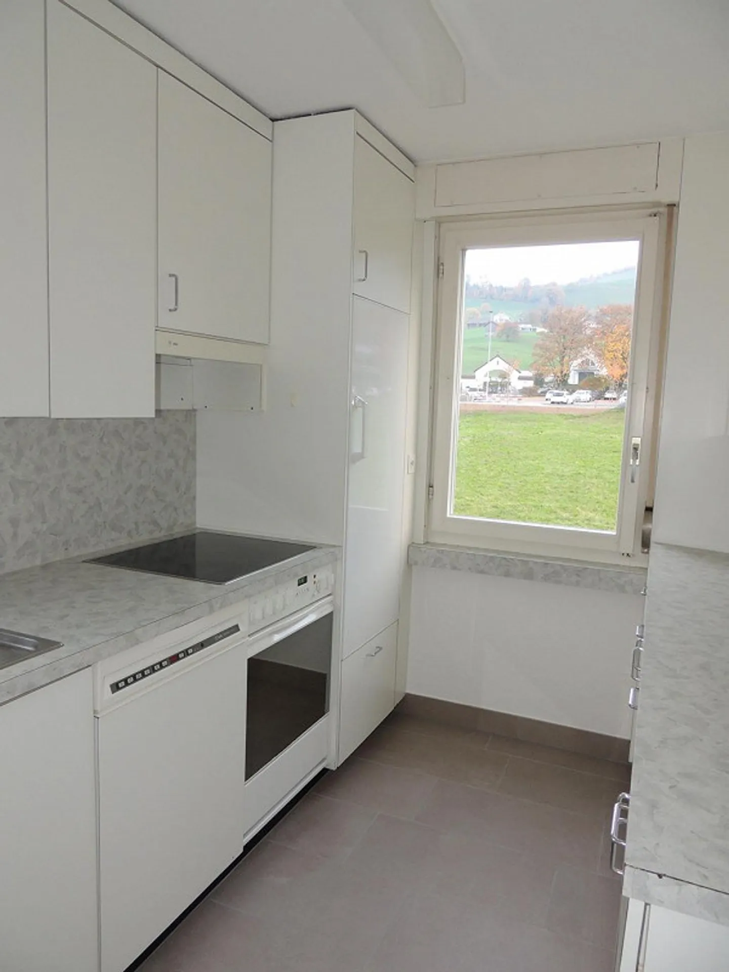 Appartement de 4,5 pièces dans une maison bifamiliale - Photo 3 sur 5