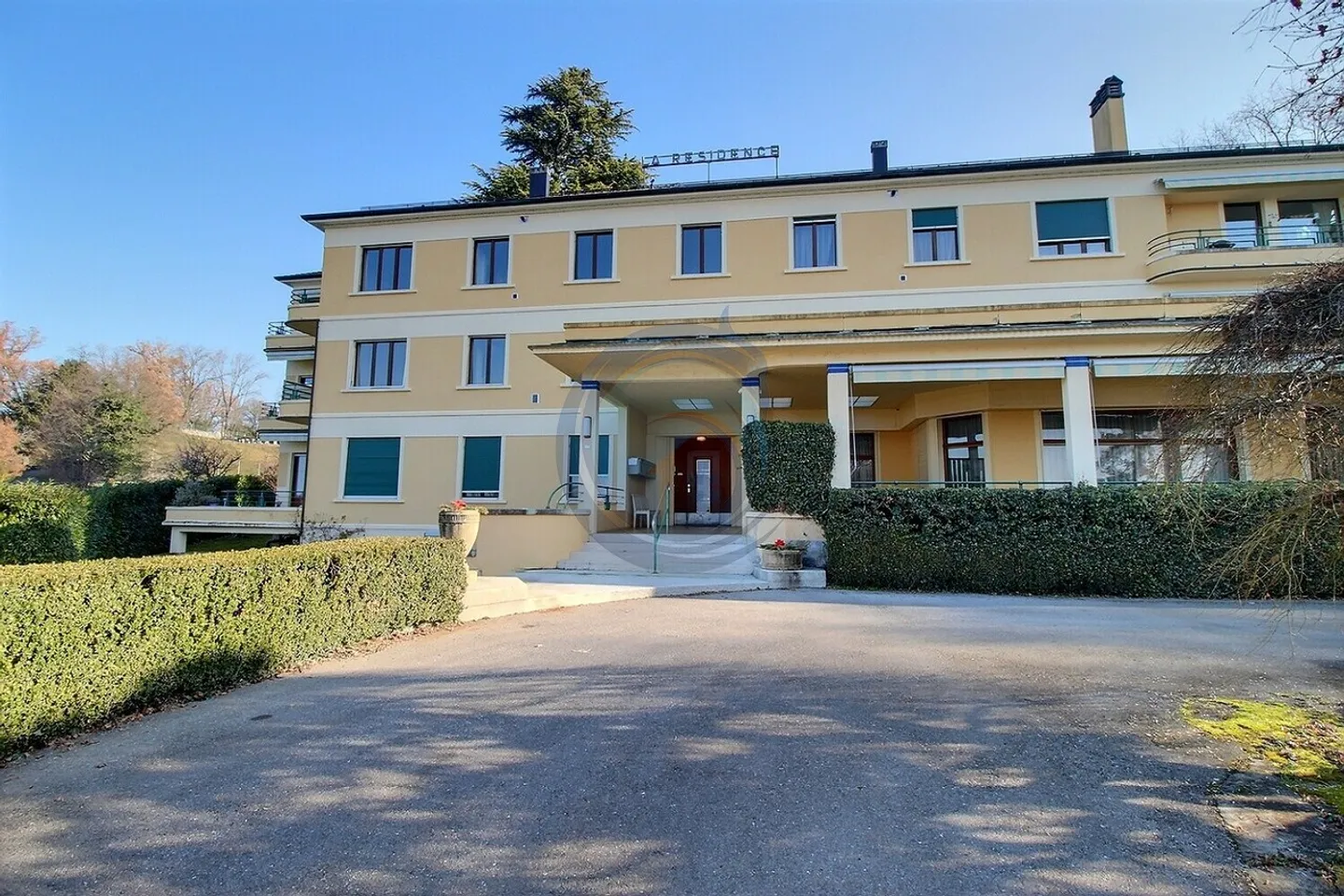 Appartement spacieux avec vue sur le lac - Photo 1 sur 20