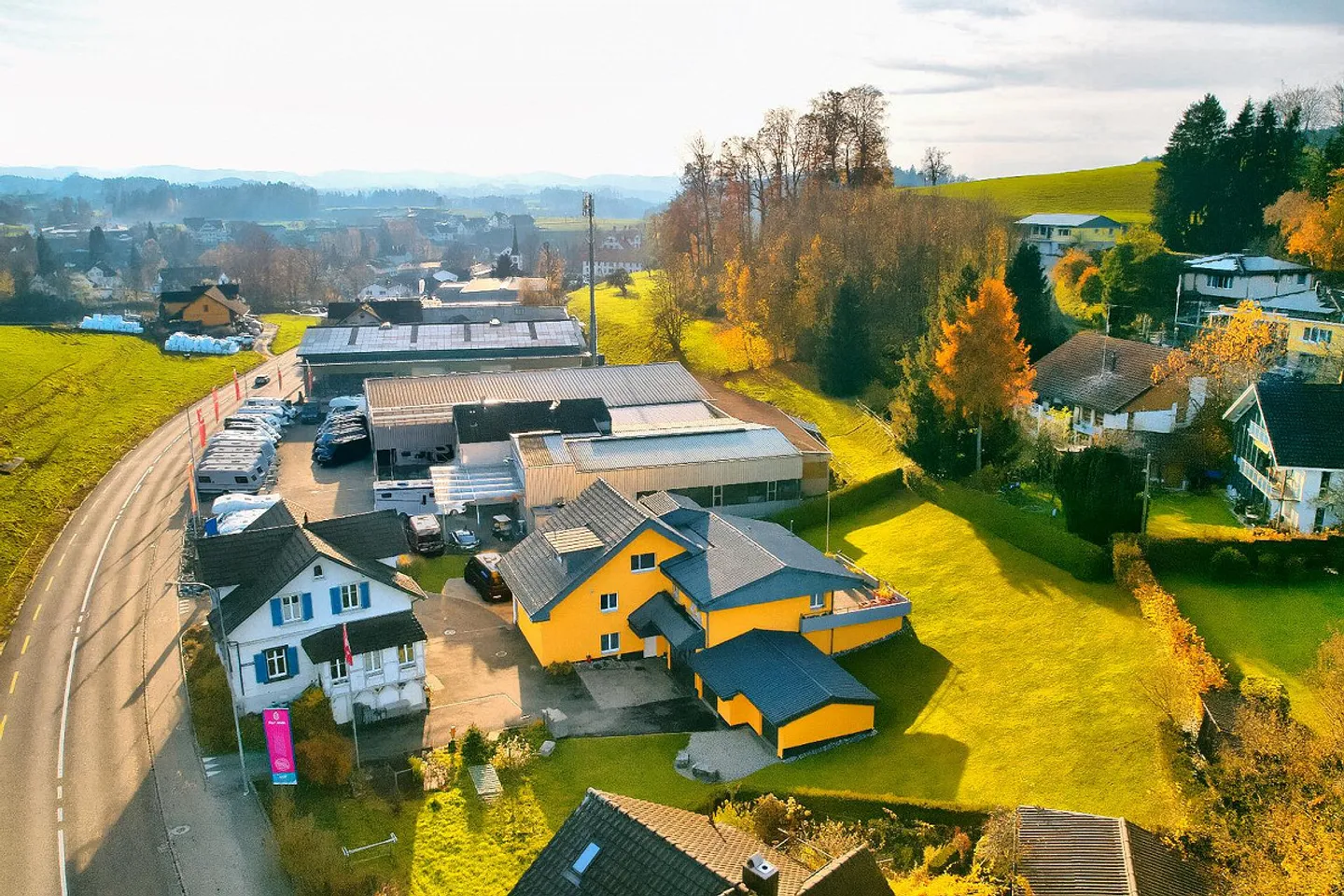 con 240 m2 di spazi commerciali aggiuntivi e 1407 m2 di terreno - Foto 7 di 13