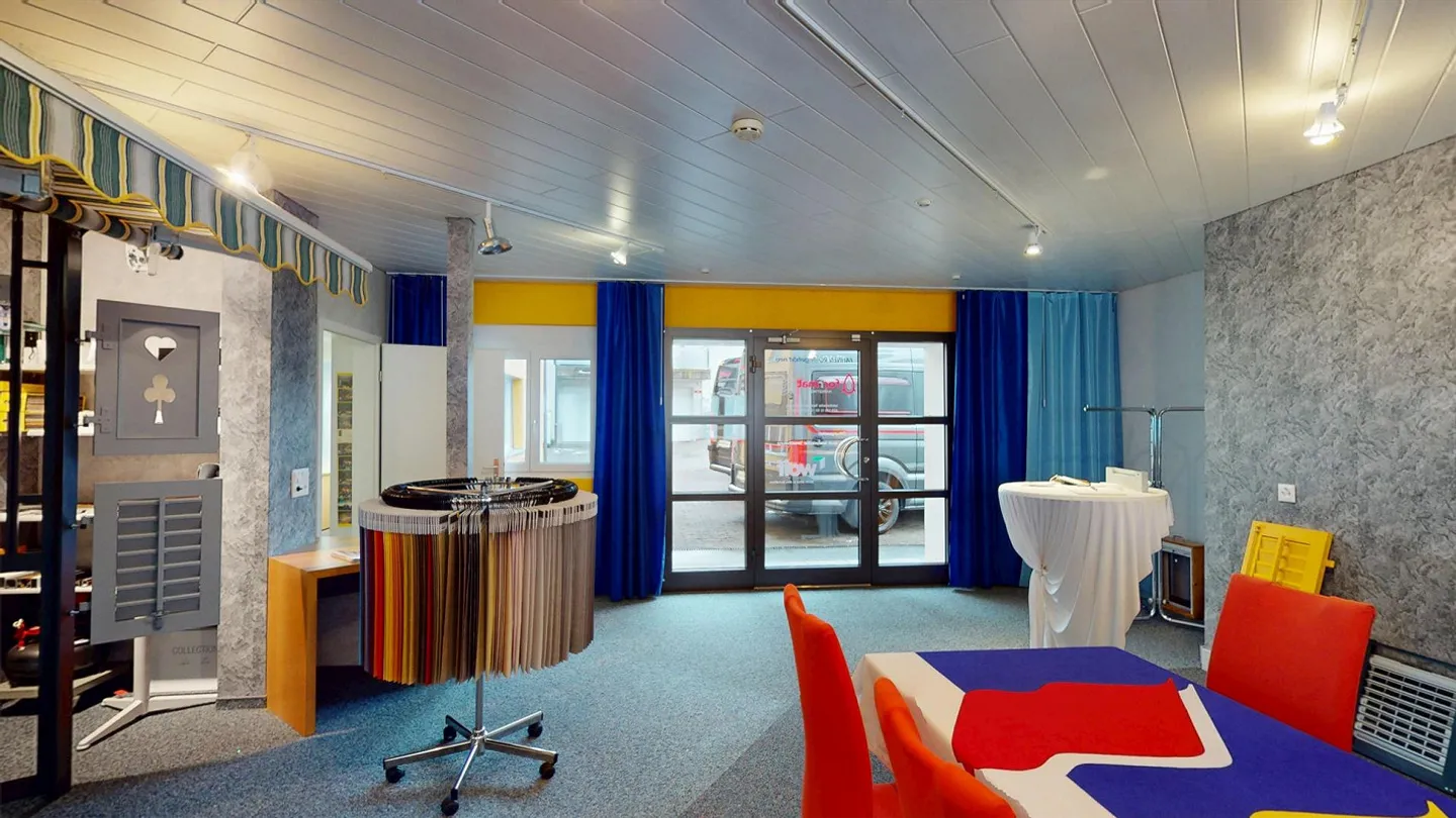 con 240 m2 di spazi commerciali aggiuntivi e 1407 m2 di terreno - Foto 8 di 13