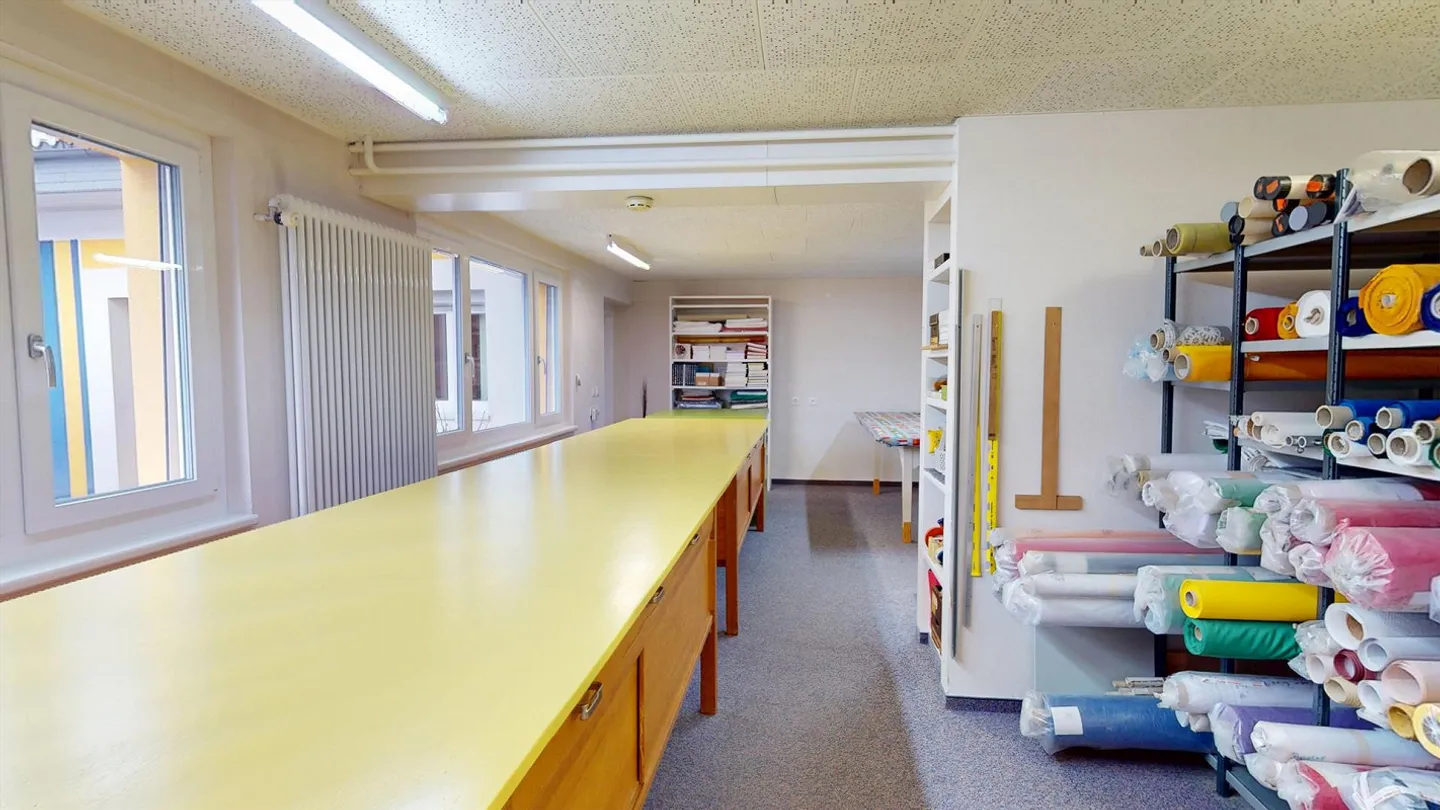 con 240 m2 di spazi commerciali aggiuntivi e 1407 m2 di terreno - Foto 9 di 13