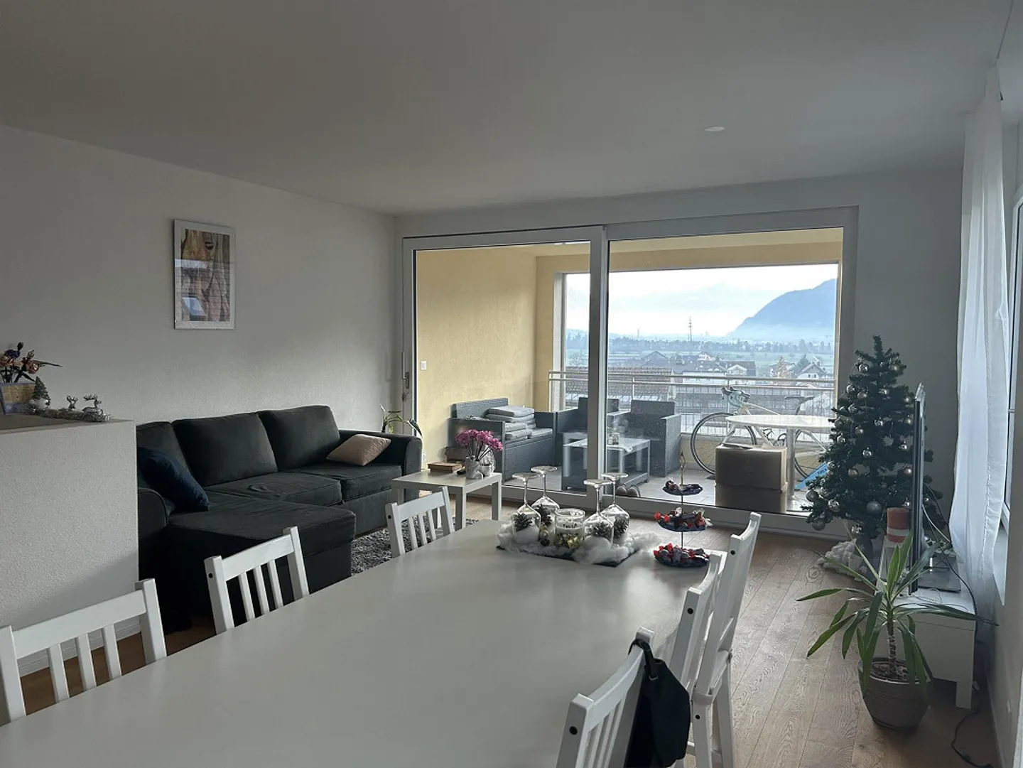 Looking for a new tenant for a 3.5 room apartment including 2 parking spaces - Photo 2 of 15