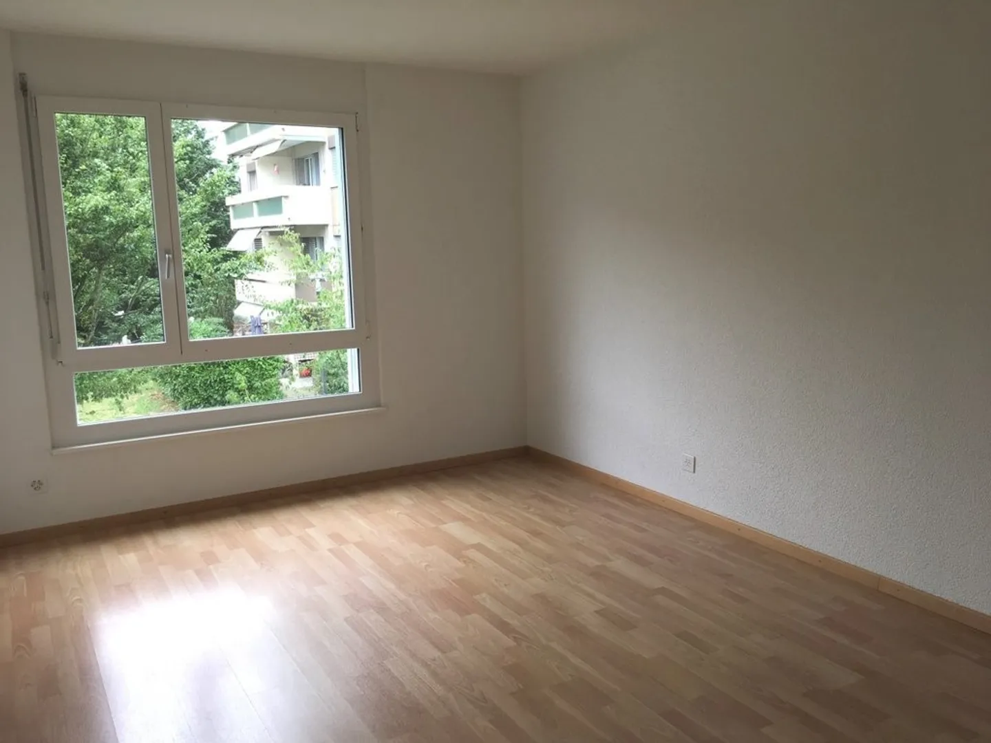 Apartment for rent - Photo 3 of 9