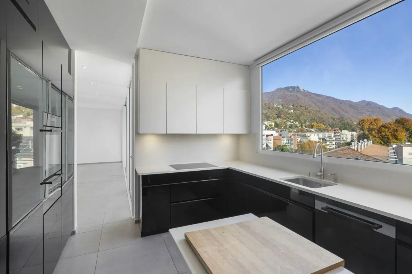 MINUSIO - Elegante attico con vista parziale sul lago - Foto 3 di 30