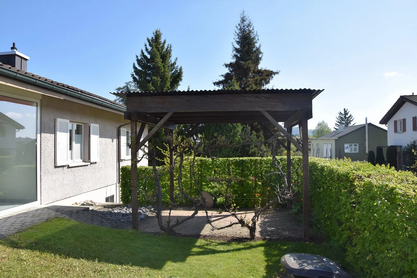 Casa unifamiliare con giardino d'inverno - Foto 7 di 20