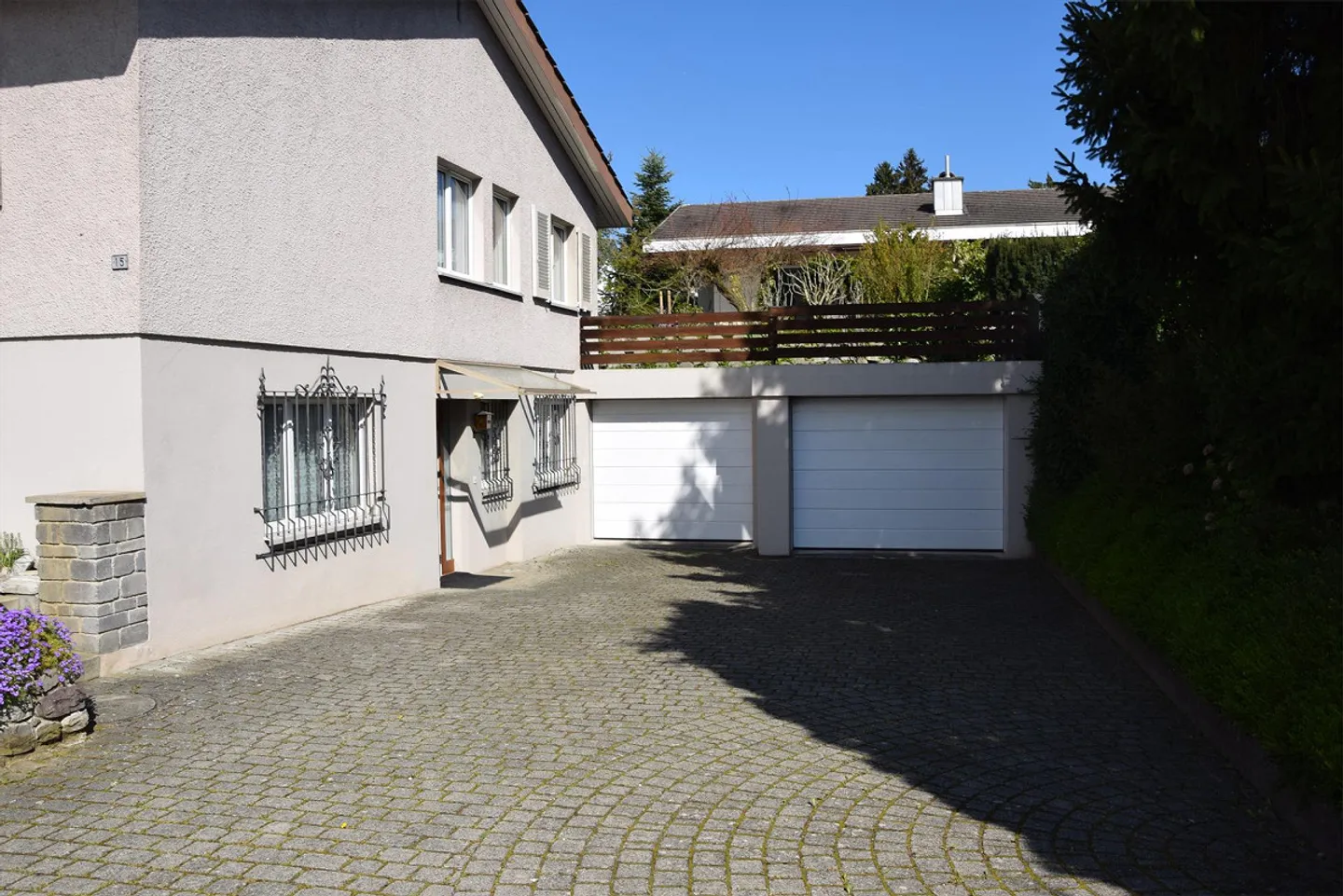 Casa unifamiliare con giardino d'inverno - Foto 3 di 20