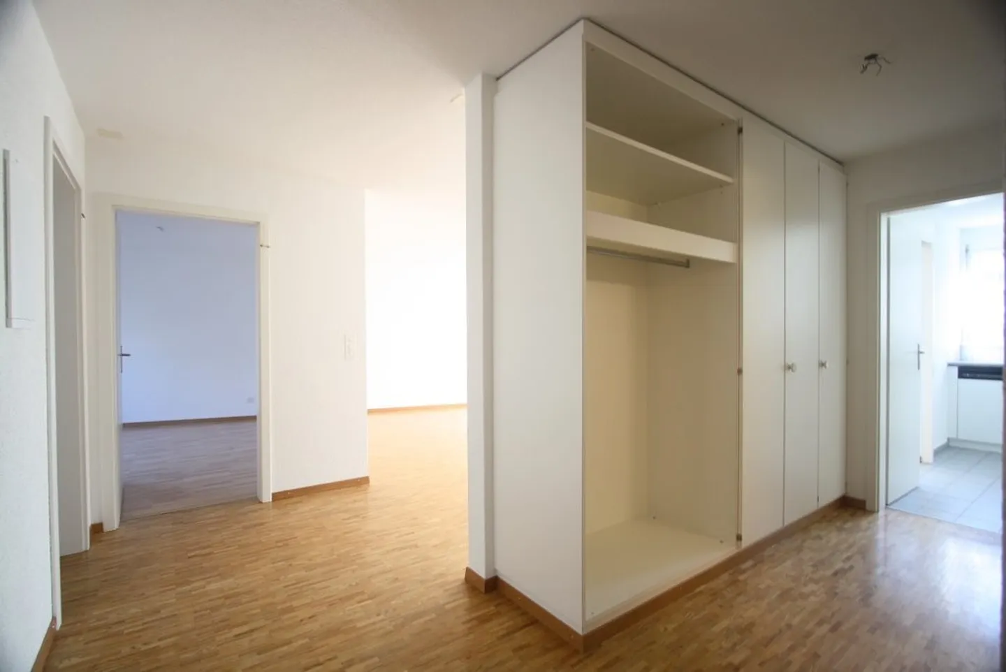 Apartment for rent - Photo 8 of 9