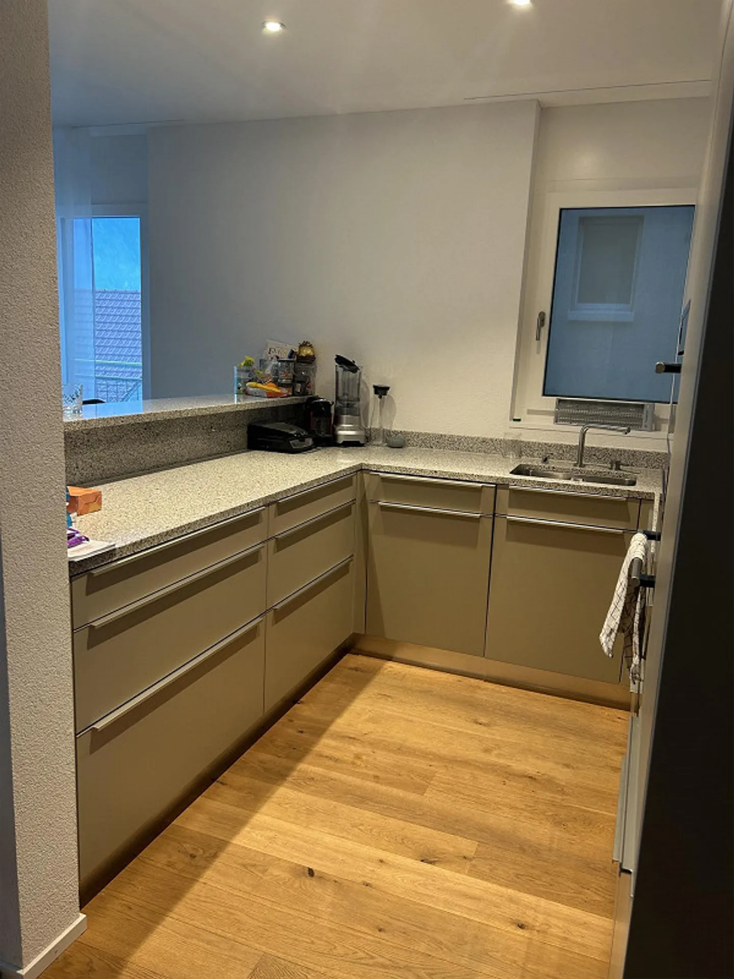 Looking for a new tenant for a 3.5 room apartment including 2 parking spaces - Photo 3 of 15
