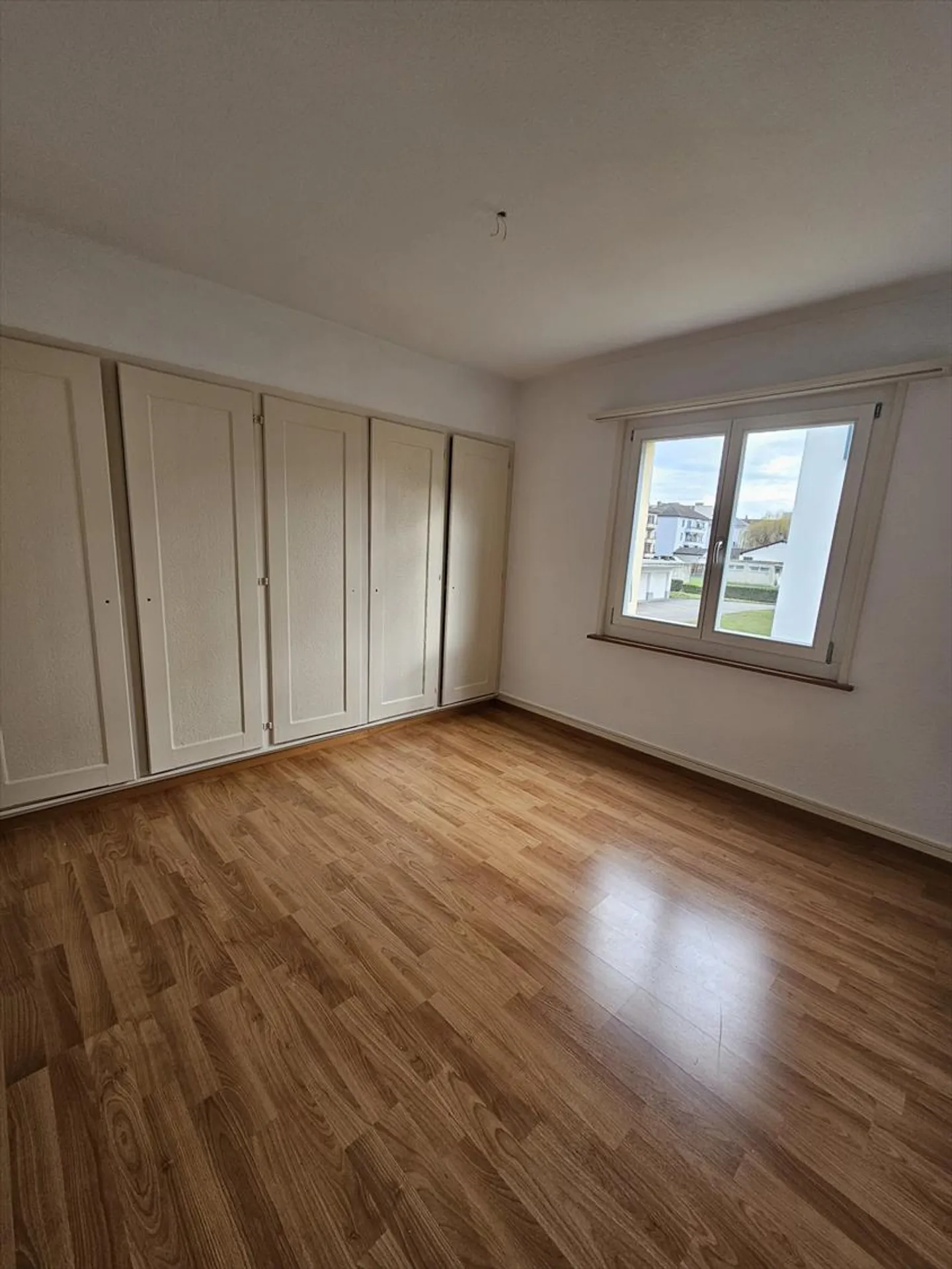 Große 5.5-Zimmer-Wohnung im 1. Stock - Foto 6 von 9