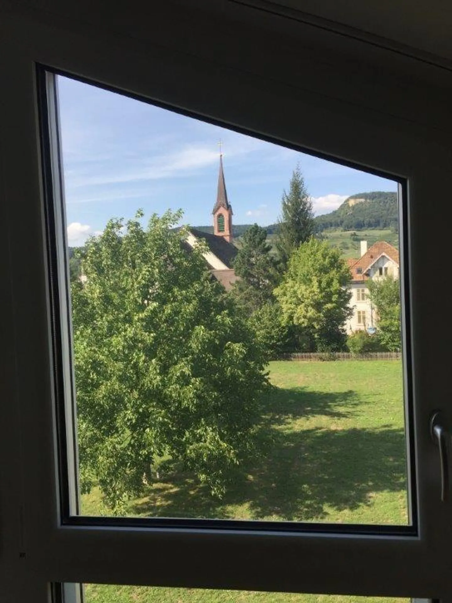 Dachwohnung mit grossem Balkon - Foto 10 von 10