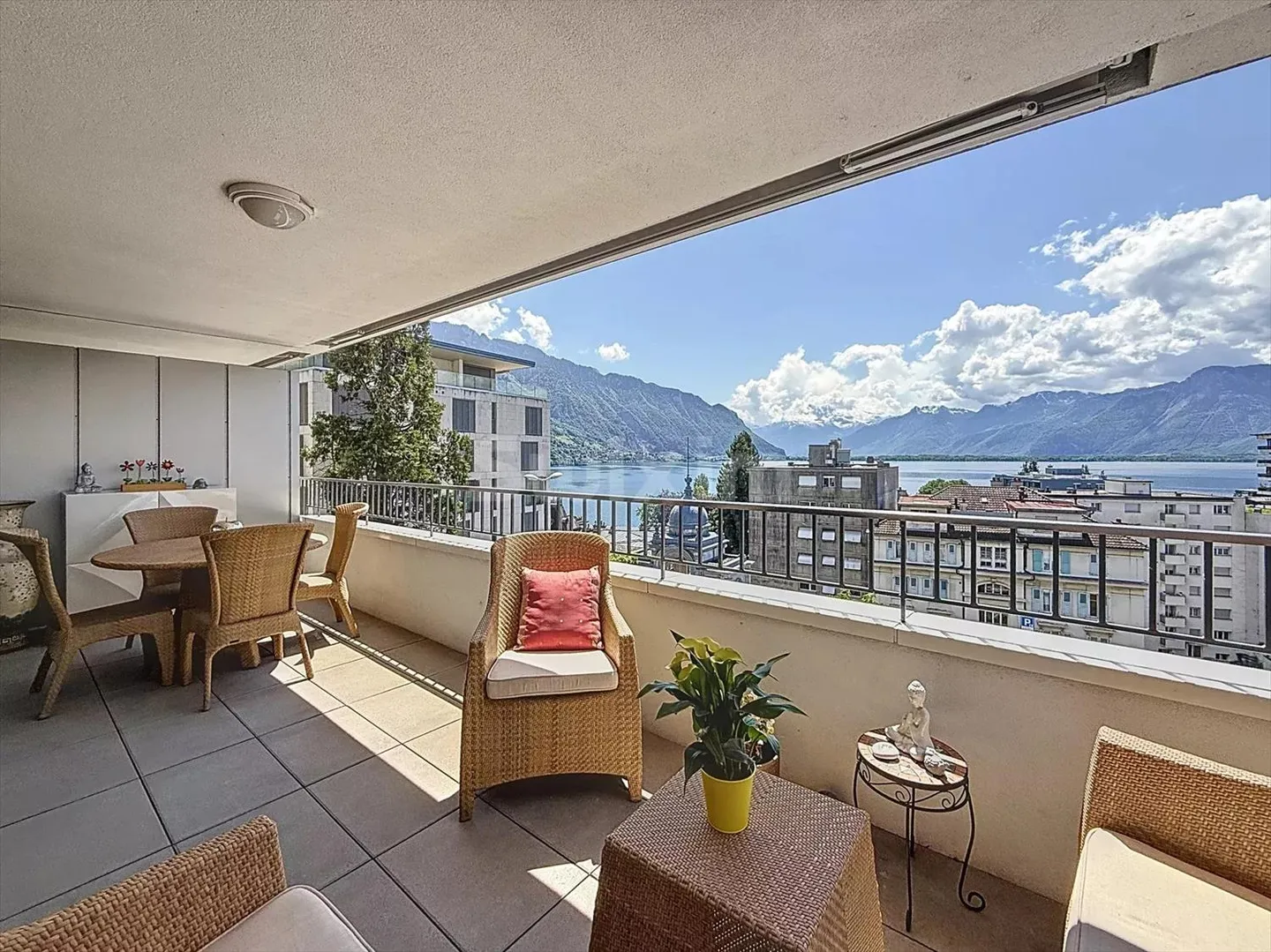 Moderna appartamento con vista mozzafiato a Montreux - Foto 1 di 10