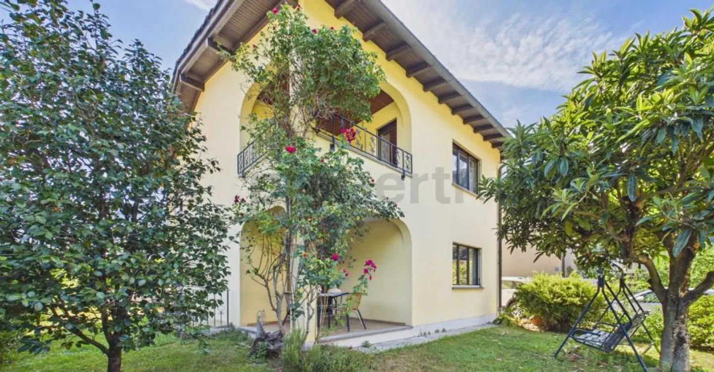 Charmantes Einfamilienhaus mit Garten - Foto 1 von 11