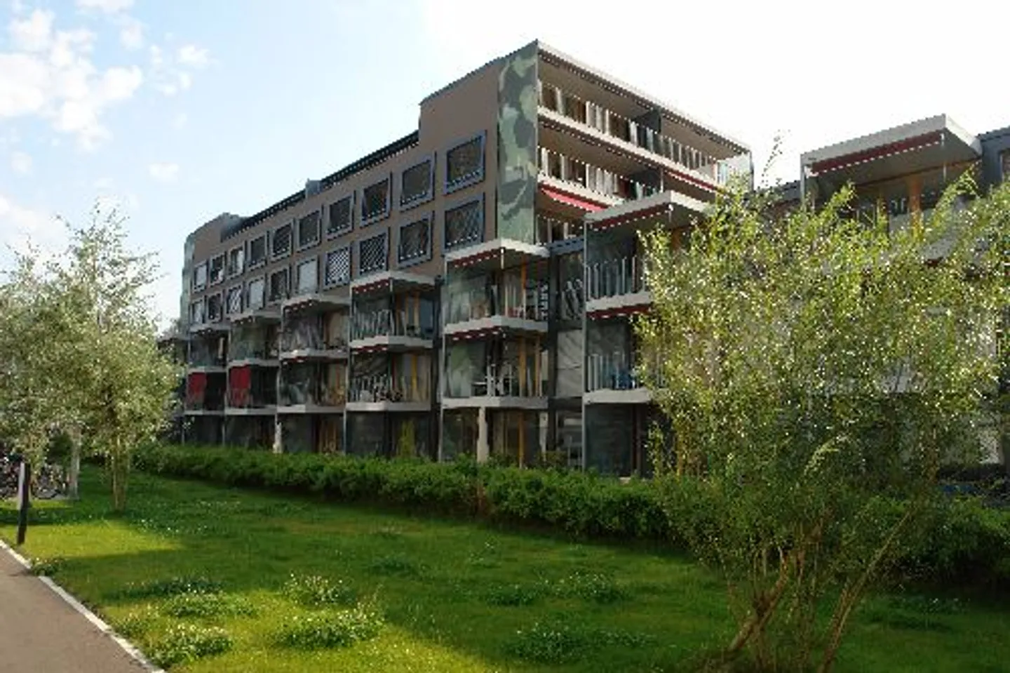 Appartamento spazioso con balcone - Foto 2 di 7