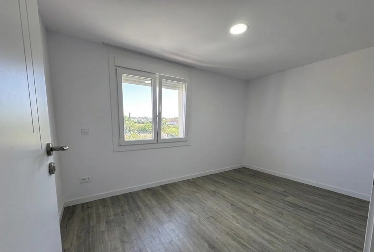 Renoviertes Einfamilienhaus mit Garten - Foto 6 von 11