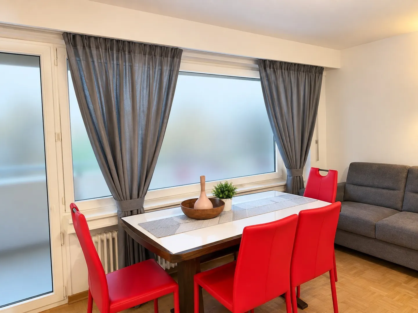 🏡 Voll möbliertes 1,5-Zimmer-Apartment mit Balkon in Dübendorf - Foto 6 von 13