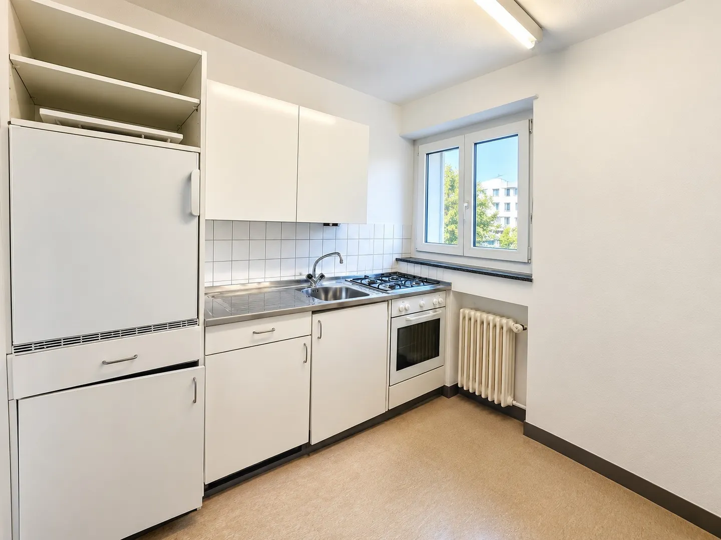 🏡 Voll möbliertes 1,5-Zimmer-Apartment mit Balkon in Dübendorf - Foto 8 von 13