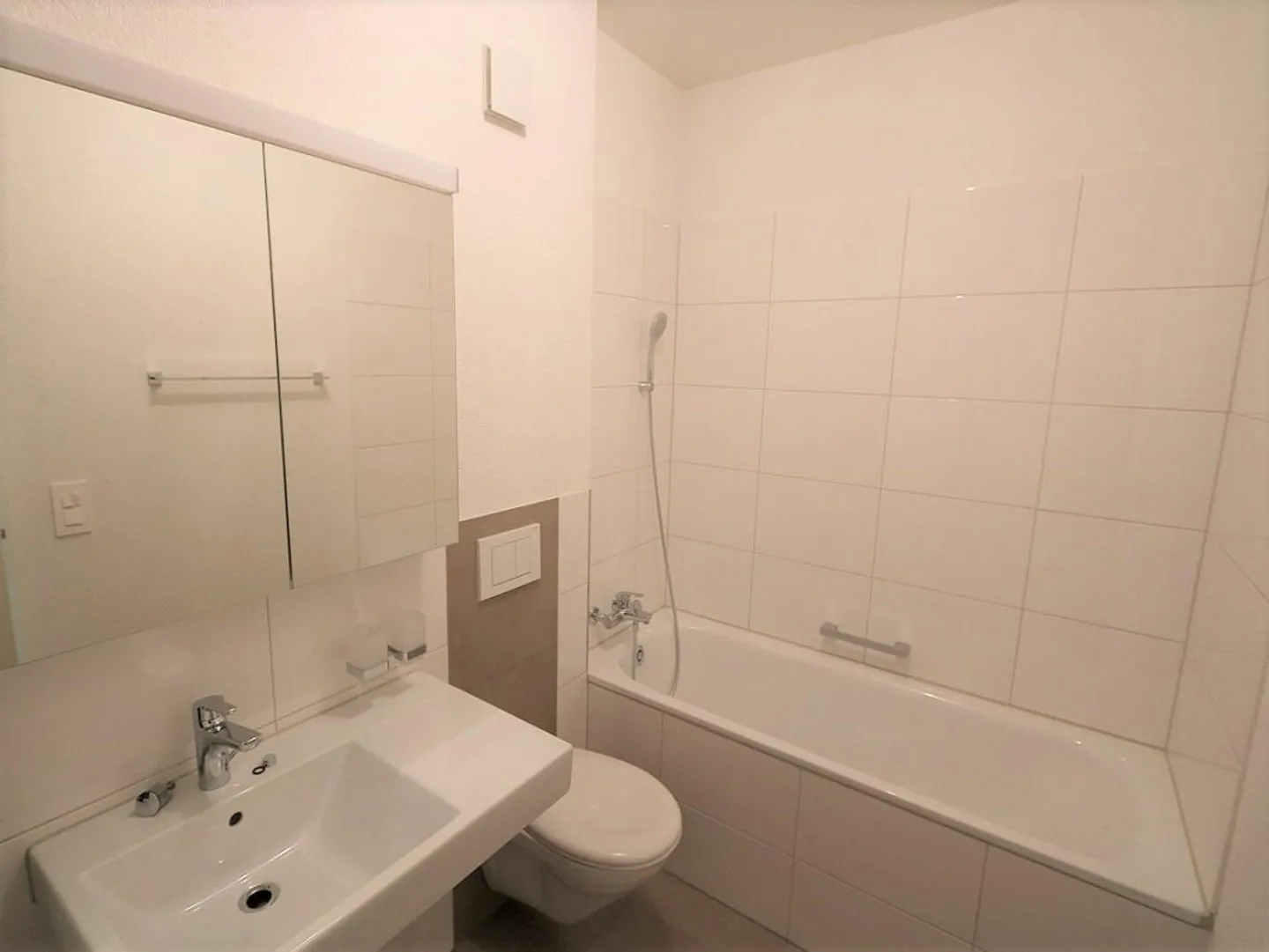 Modern, bright 3.5 room apartment - Photo 3 of 5