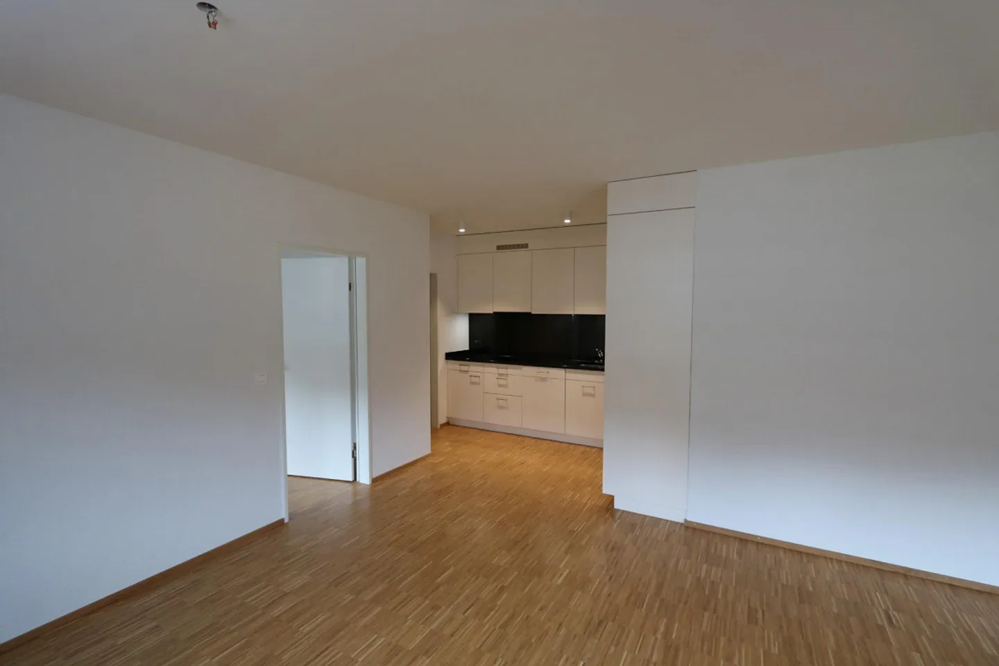 Modern, bright 3.5 room apartment - Photo 5 of 5