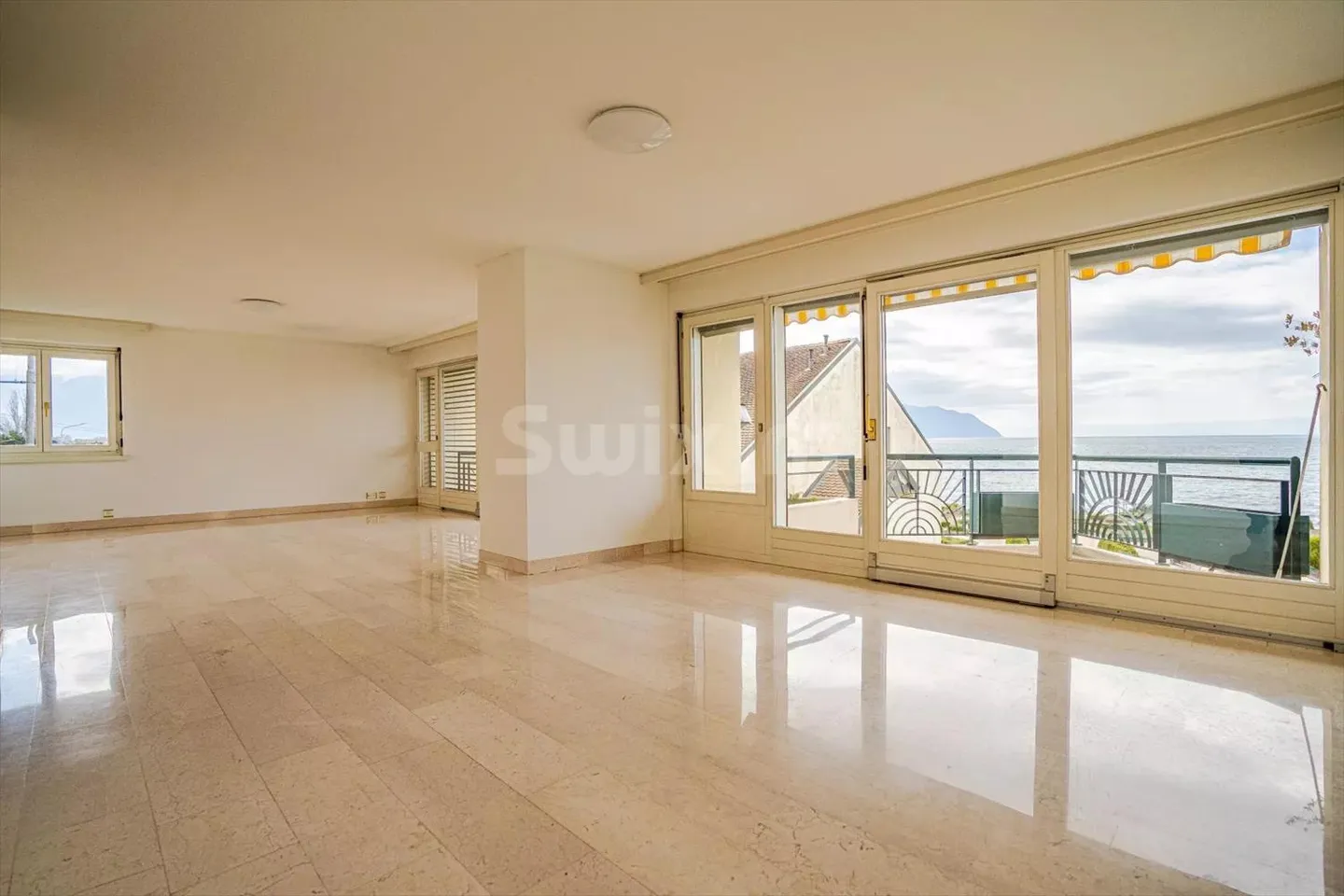 Duplex-Wohnung 5.5 Zimmer mit Balkonen! - Foto 2 di 11