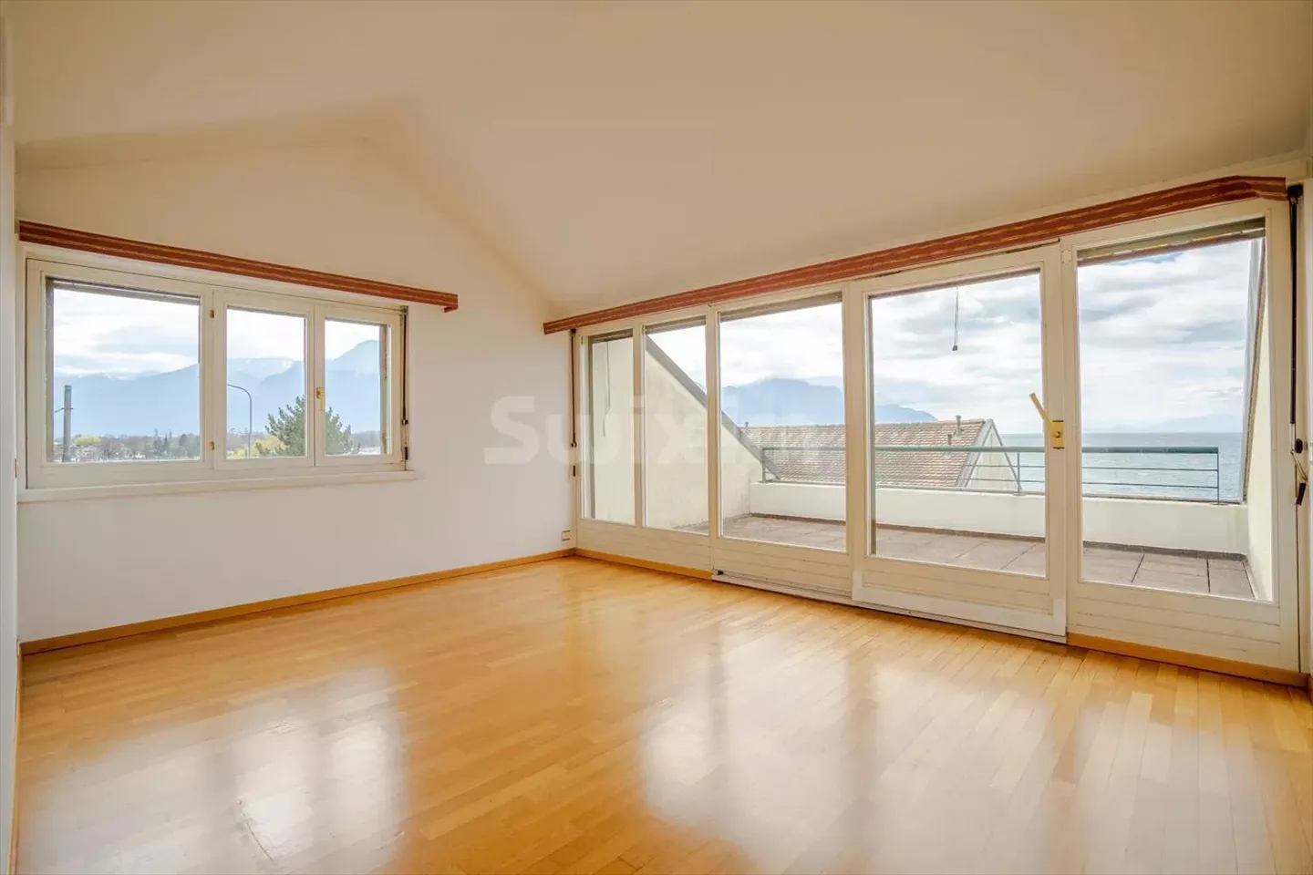 Duplex-Wohnung 5.5 Zimmer mit Balkonen! - Foto 6 di 11