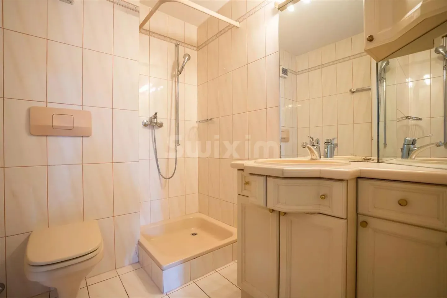 Duplex-Wohnung 5.5 Zimmer mit Balkonen! - Foto 9 di 11