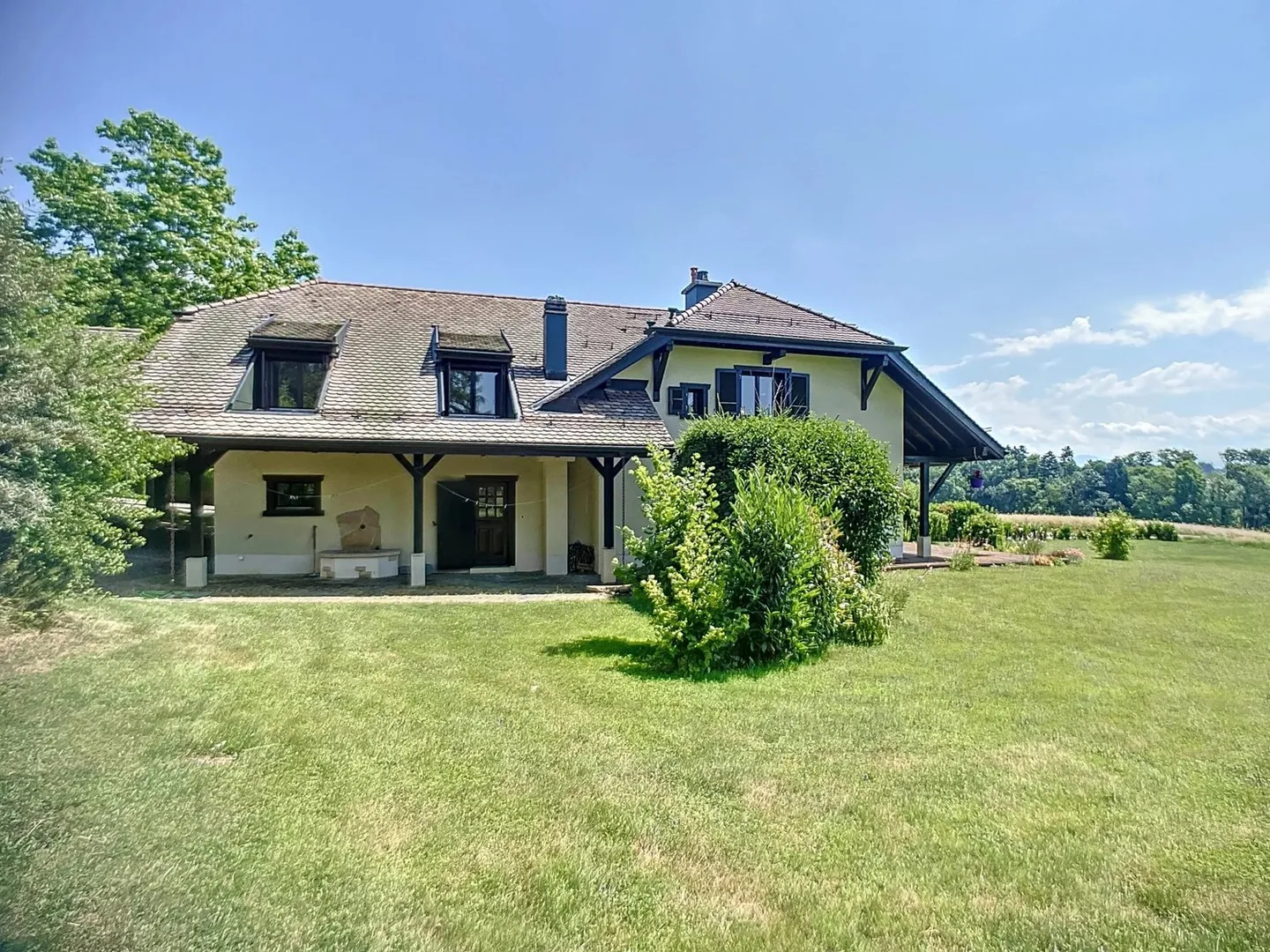 Schönes Waadtländisches Haus mit wunderschönem Garten - Foto 2 di 13
