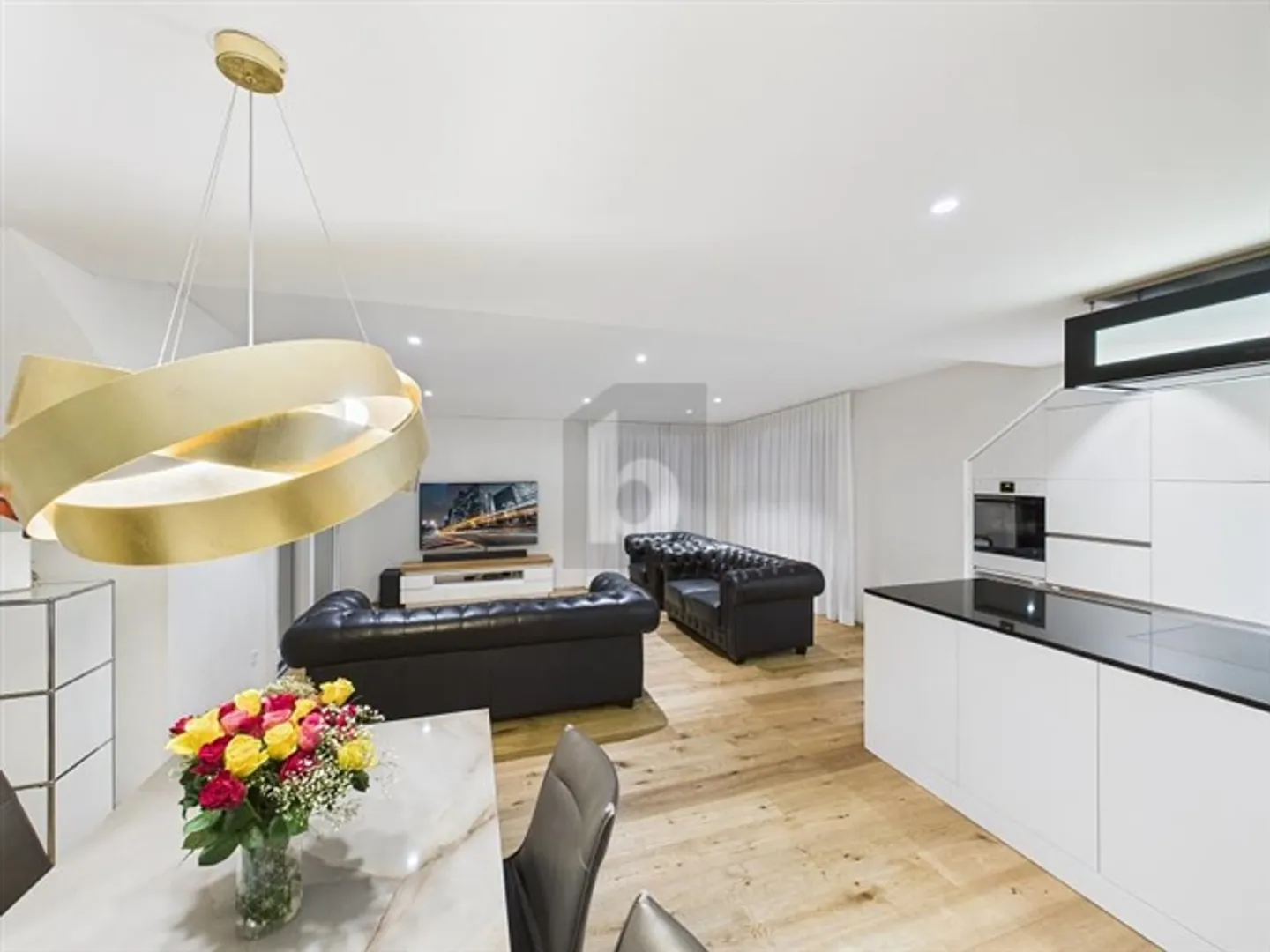 MODERN, QUIET AND FAMILY FRIENDLY - Photo 1 of 6