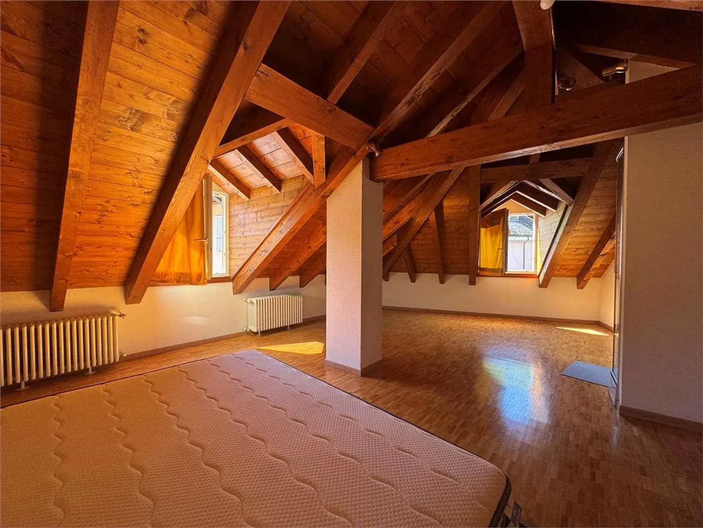 Maison dans le vert avec vue dégagée à San Vittore - Photo 2 sur 11