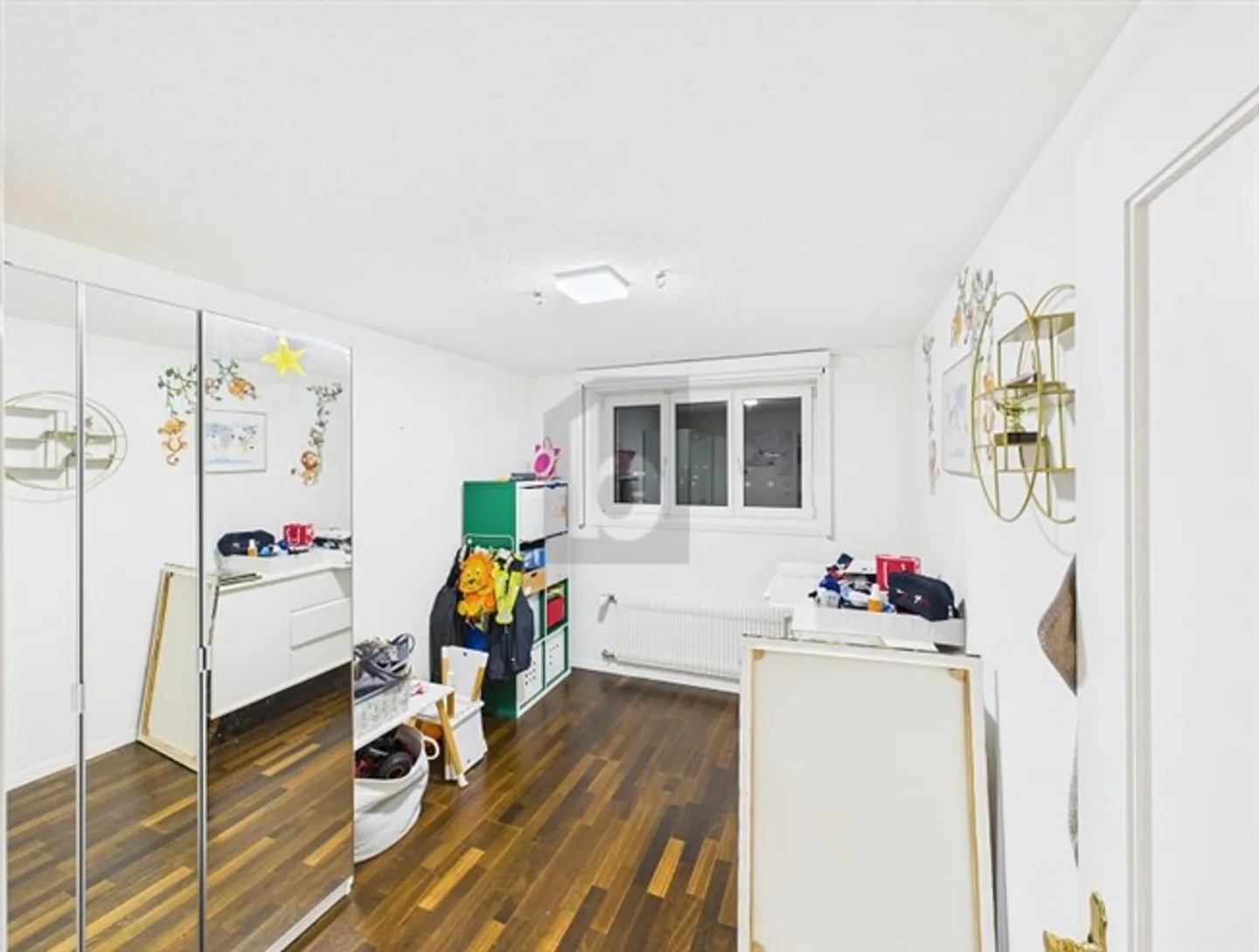 MODERN, QUIET AND FAMILY FRIENDLY - Photo 4 of 6