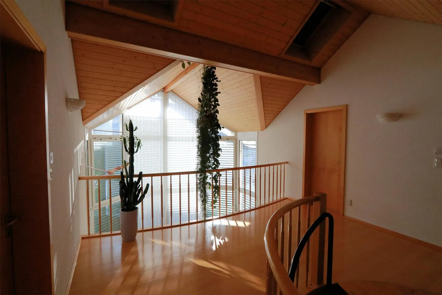 Attraktives 6 1/2 Z.-EFH mit Einliegerwohnung und schöner Aussicht - Foto 11 von 14