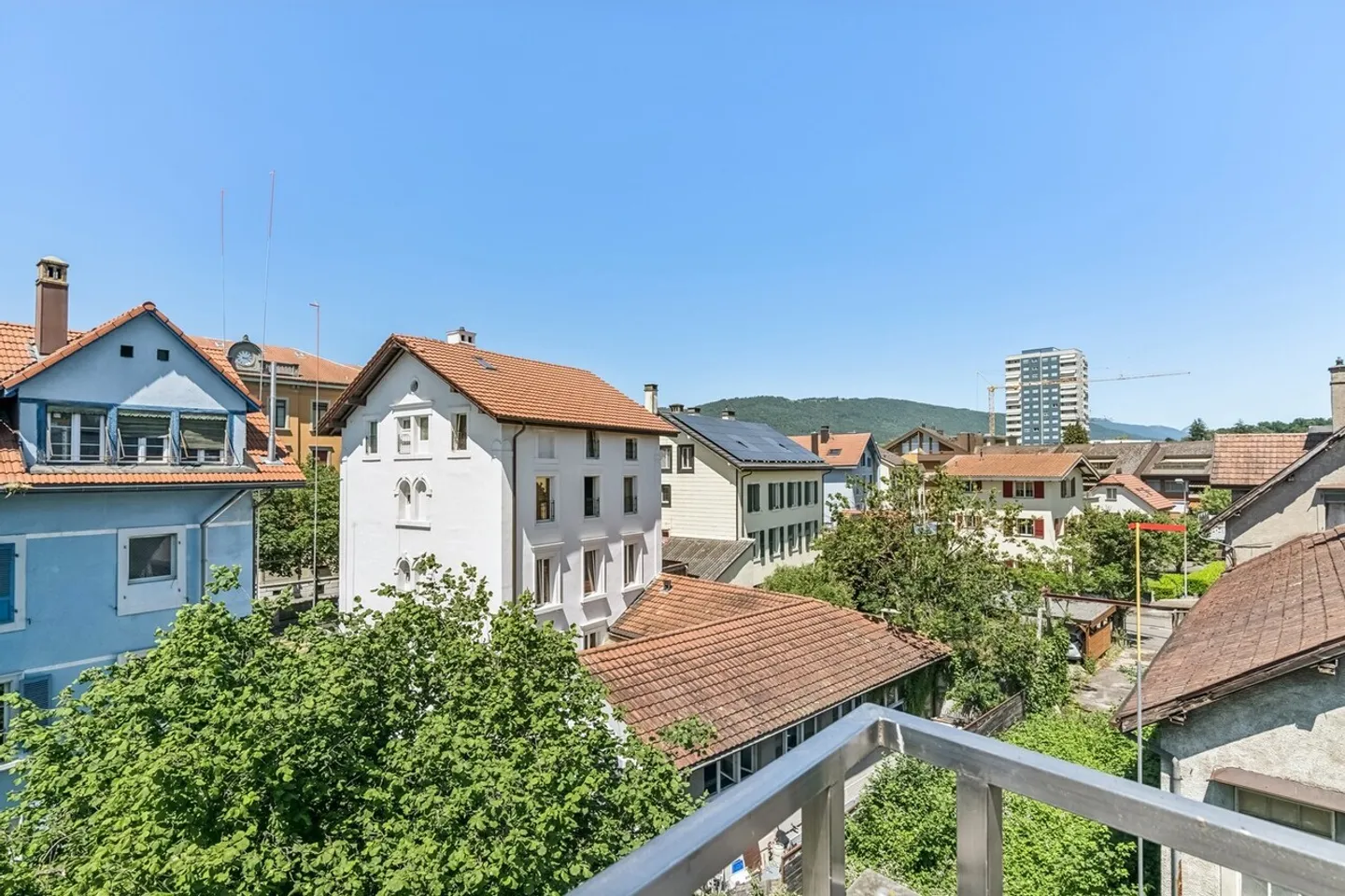Ideal location - renovated - balcony - Photo 1 of 7