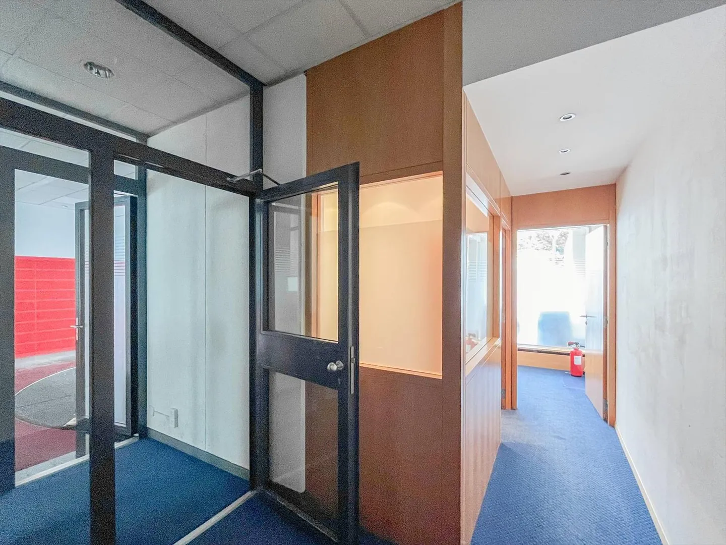 Bureau / Arcade 254m2 à Meyrin au pied du tram - Photo 6 sur 11