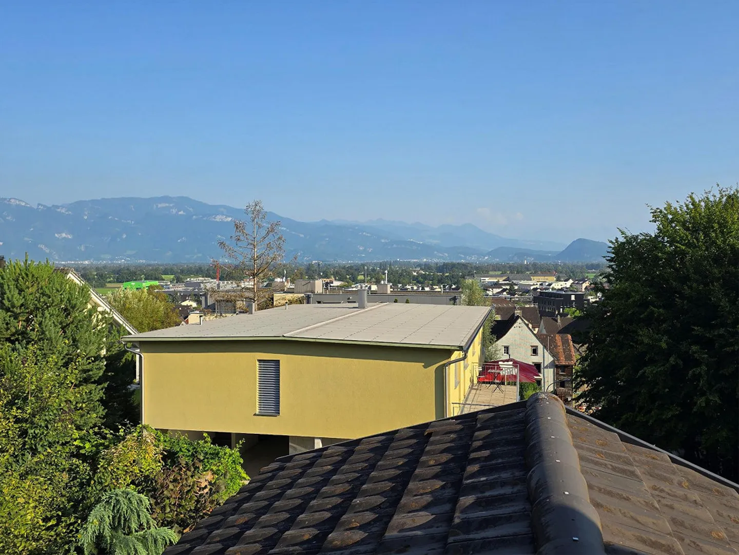 Attraktives 6 1/2 Z.-EFH mit Einliegerwohnung und schöner Aussicht - Foto 13 von 14