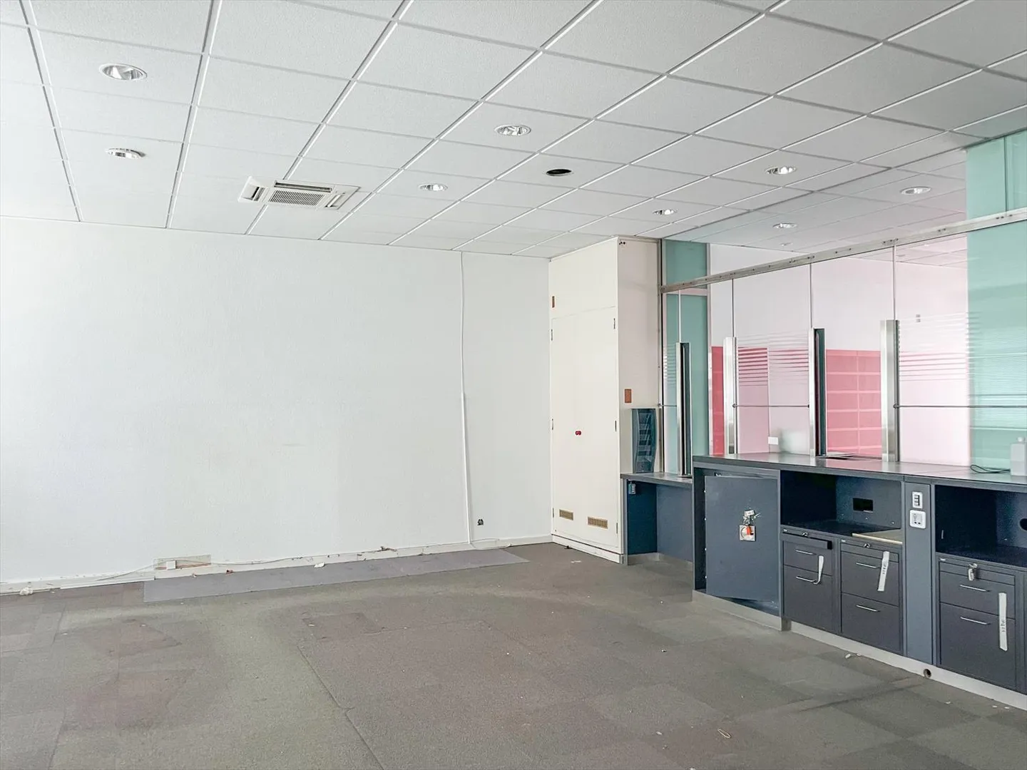Bureau / Arcade 254m2 à Meyrin au pied du tram - Photo 4 sur 11