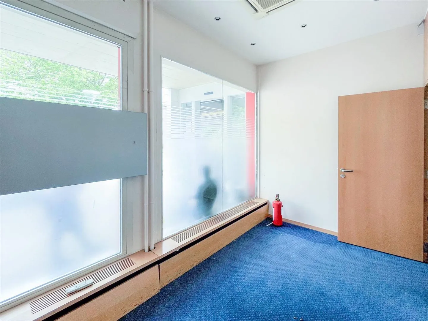Bureau / Arcade 254m2 à Meyrin au pied du tram - Photo 5 sur 11