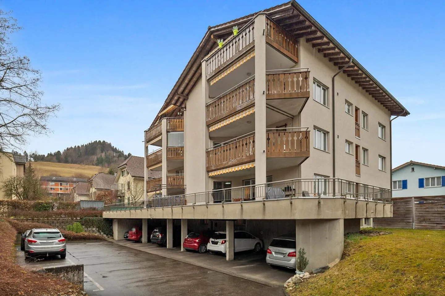 Casa plurifamiliare con 8 appartamenti a Oberburg (BE) - Foto 3 di 4