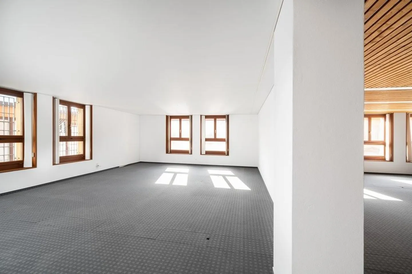 Bürofläche im Zentrum von Tramelan - Foto 7 von 12