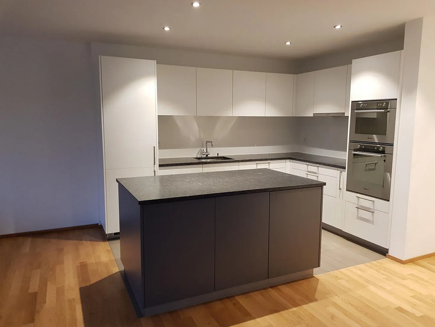 Appartement moderne de 4,5 pièces avec balcon - Photo 2 sur 13