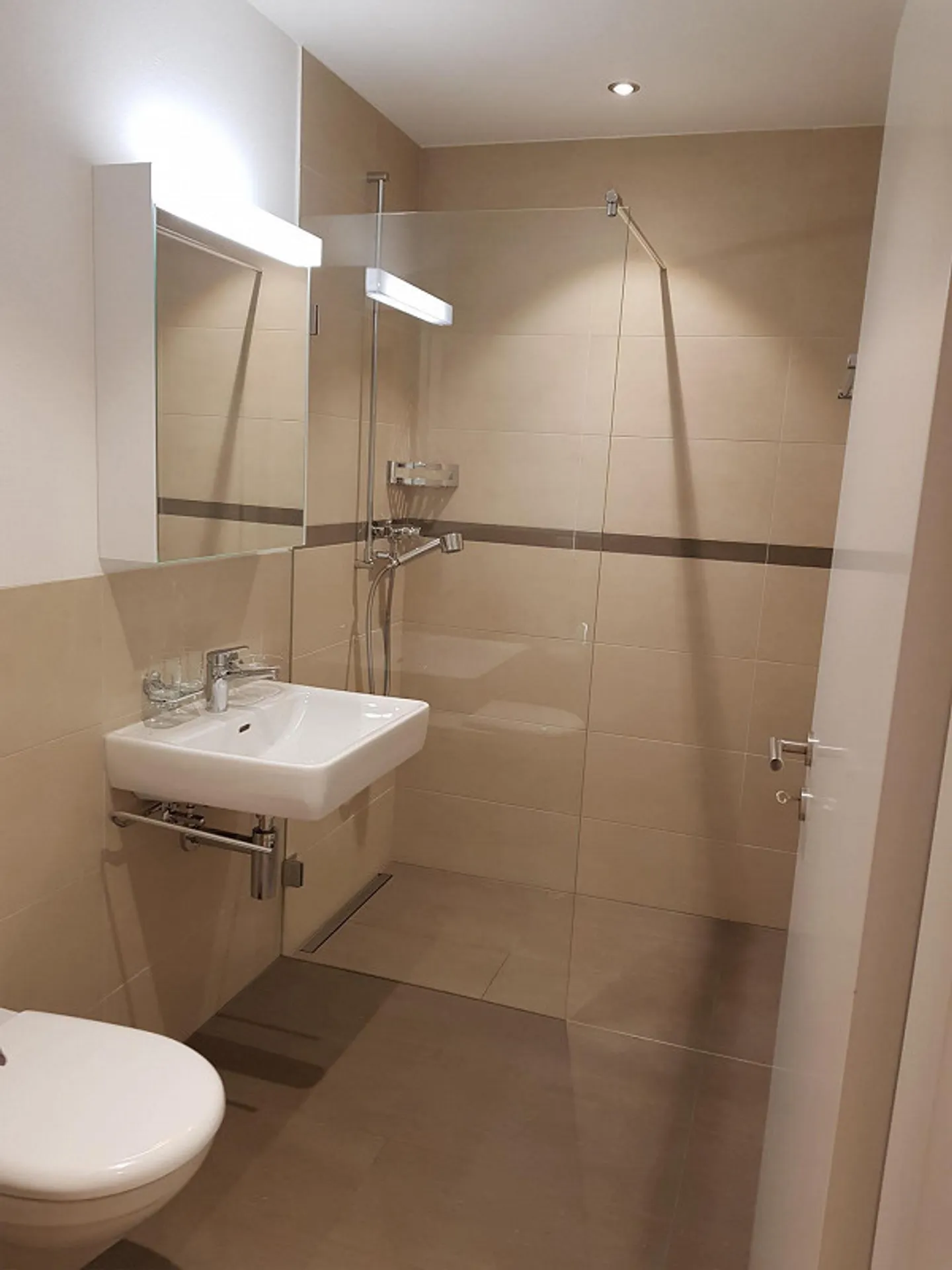 Appartement moderne de 4,5 pièces avec balcon - Photo 9 sur 13