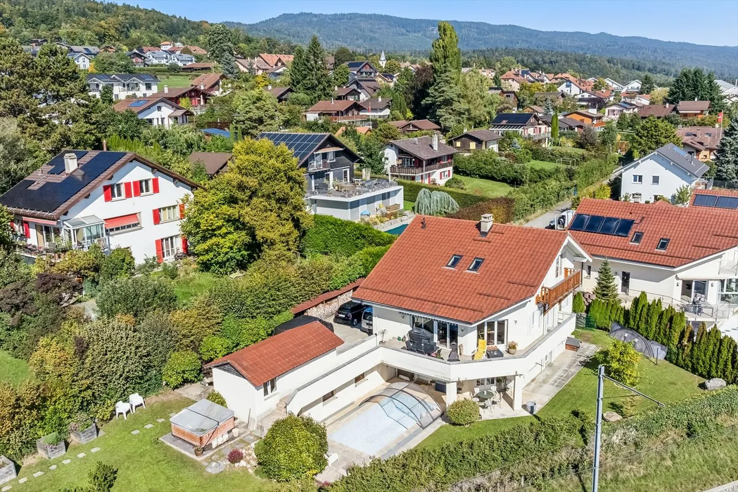 Charmantes Haus mit Pool & Blick - Foto 1 von 13