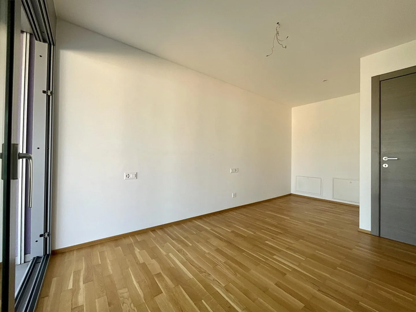 GRAVESANO - 2.5 Room Apartment with Huge 40 m² Terrace for Sale - Photo 5 of 9