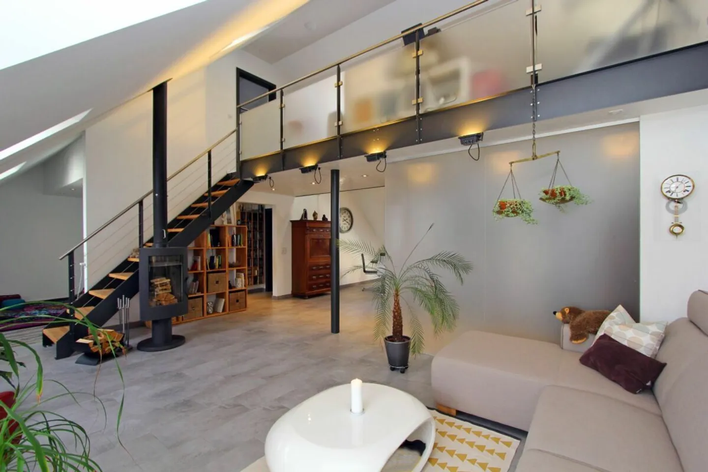 Sensationelle Dachwohnung - Foto 2 von 9