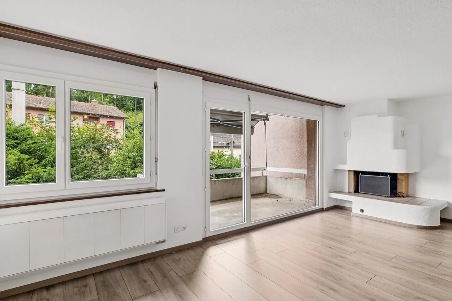 Spacious Layout - Fireplace - Balcony - Ideal Location! - Photo 2 of 9