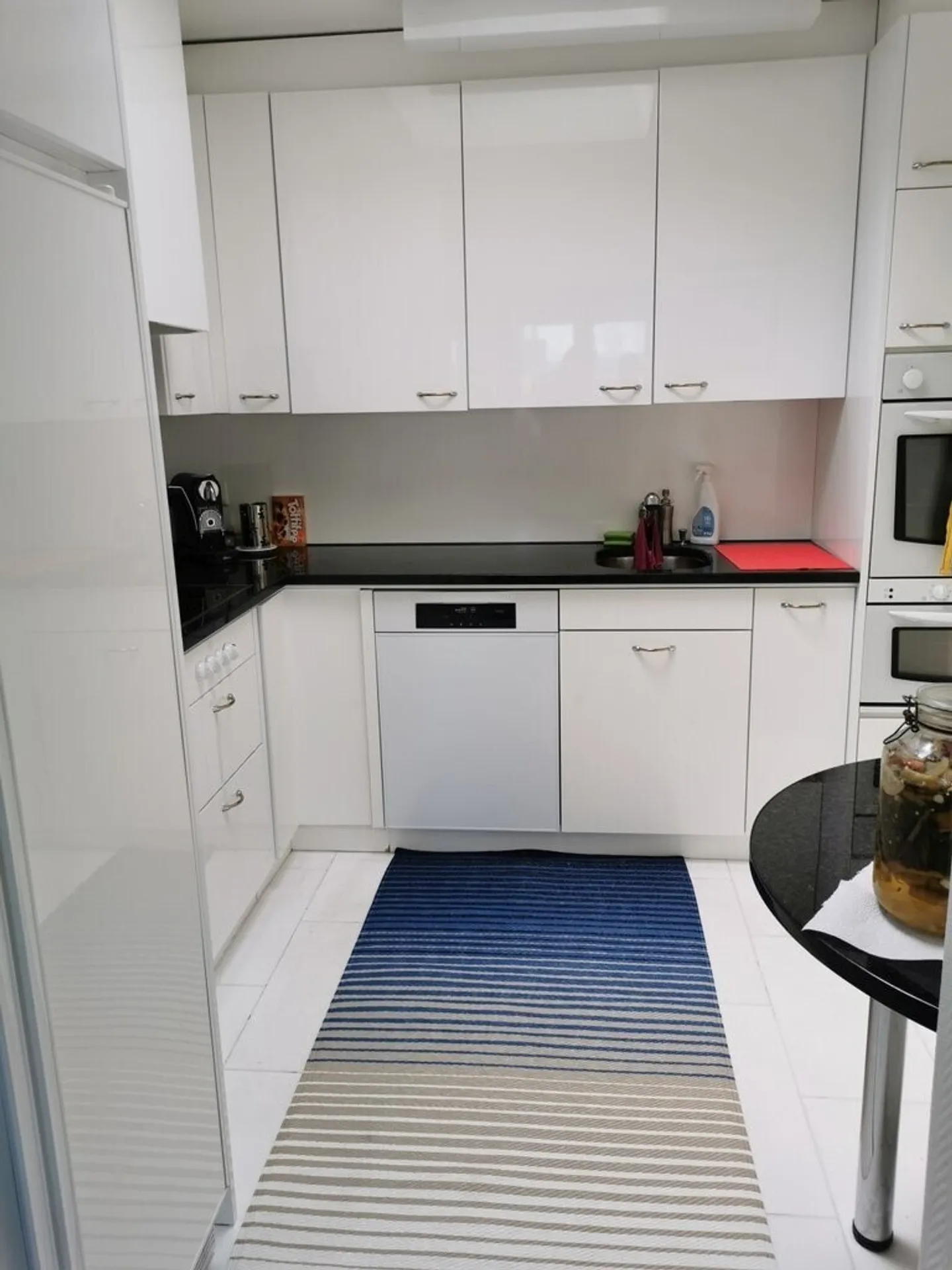 Living with evening sun and beautiful view - Photo 1 of 8