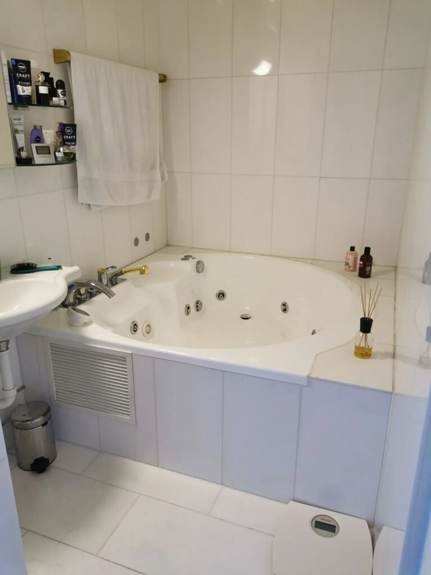 Living with evening sun and beautiful view - Photo 2 of 8